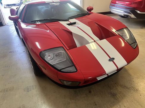 Used 2005 Ford GT RWD image 60