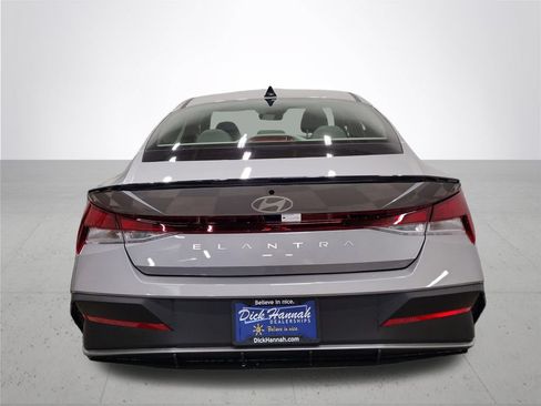 Used 2025 Hyundai Elantra Sport FWD image 14
