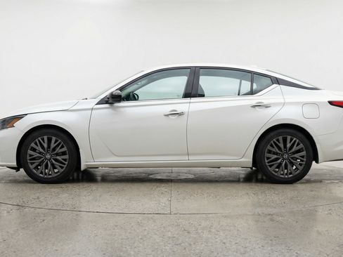 Used 2025 Nissan Altima 2.5 SV image 5