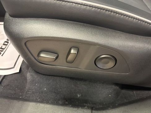 Used 2025 Buick Enclave Preferred image 36