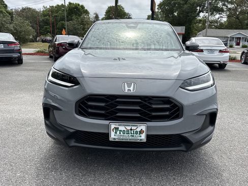 Used 2025 Honda HR-V Sport image 8