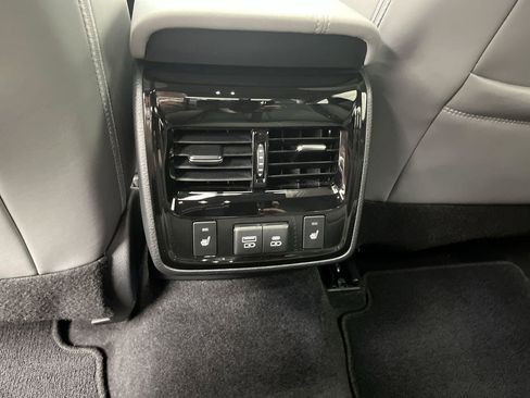 Used 2021 Toyota Avalon Limited w/ Advanced Safety Package FWD image 13