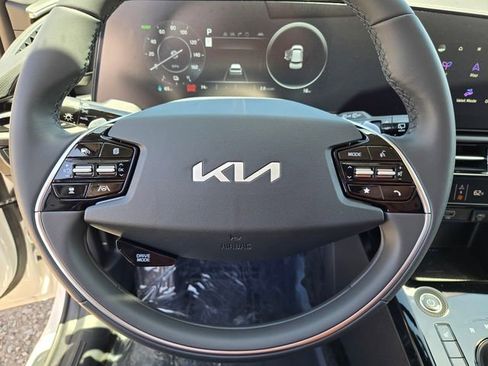 New 2026 Kia Niro Wind FWD image 15