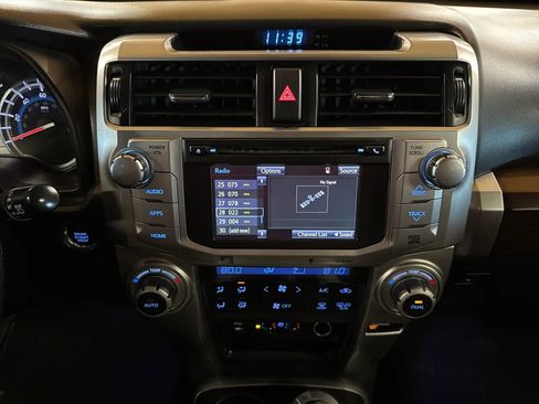 Used 2014 Toyota 4Runner Limited image 11