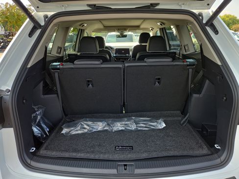 New 2026 Volkswagen Atlas SEL Premium R-Line image 8