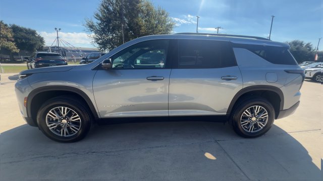 Used 2026 Chevrolet Traverse LT w/ Driver Confidence Package FWD image 5