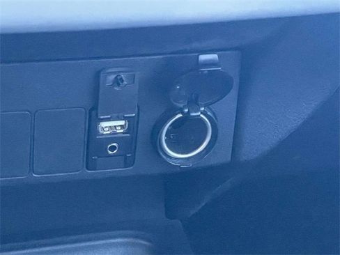 Used 2018 Toyota RAV4 Limited image 24