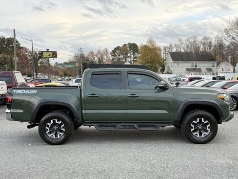 Used 2021 Toyota Tacoma TRD Off-Road image 8