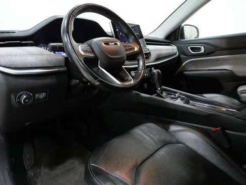 Used 2022 Jeep Compass Latitude image 11