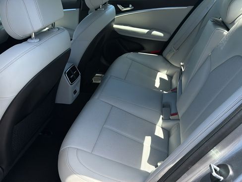 Used 2025 Genesis G70 2.5T AWD/4WD image 19