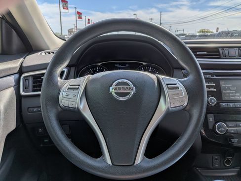 Used 2016 Nissan Rogue SV w/ SV Moonroof Package AWD/4WD image 15