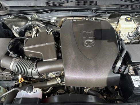 Used 2021 Toyota Tacoma TRD Off-Road w/ Advanced Technology Package image 30