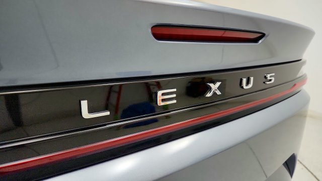 Used 2023 Lexus RZ 450e Premium w/ Technology Package AWD/4WD image 31