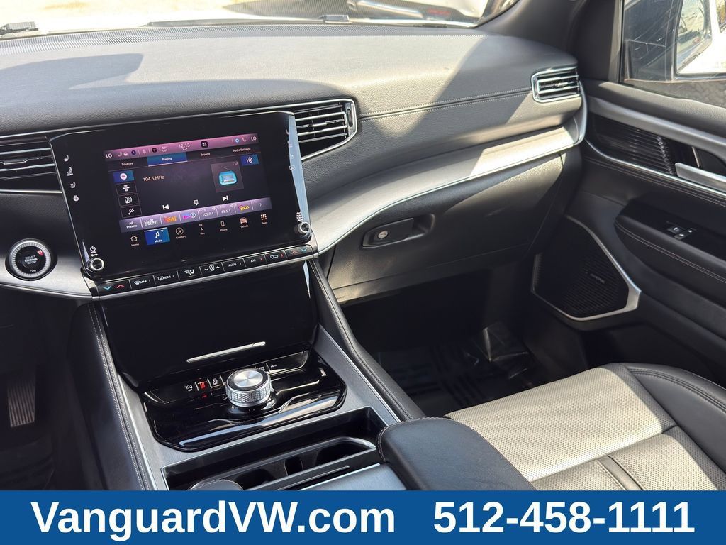 Used 2025 Jeep Wagoneer Series II RWD image 24