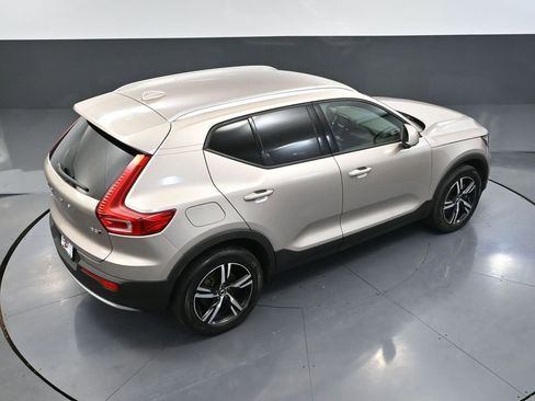 Used 2023 Volvo XC40 B5 Core image 54