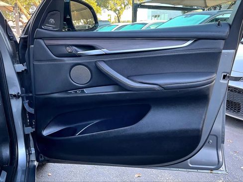 Used 2017 BMW X5 xDrive50i image 23