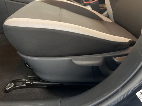 Used 2025 Nissan Versa S FWD image 44