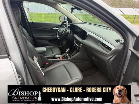 Used 2024 Buick Encore GX Sport Touring image 25