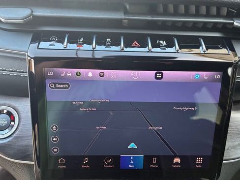 Used 2023 Jeep Grand Cherokee Limited w/ Luxury Tech Group II image 18