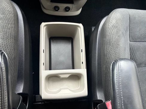 Used 2016 Dodge Grand Caravan SE w/ Quick Order Package 29E SE image 15