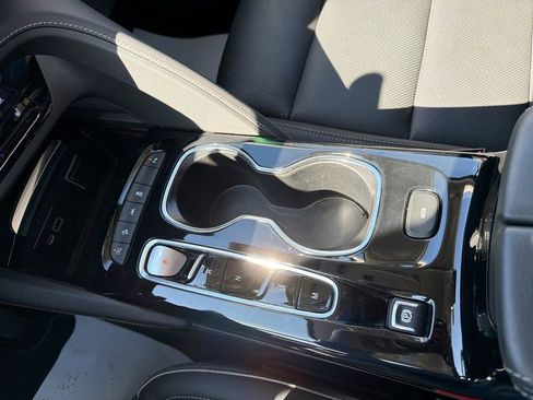 Used 2022 Buick Envision Essence w/ Safety Package AWD/4WD image 28
