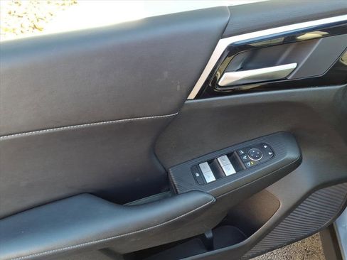 Used 2024 Mitsubishi Outlander AWD image 7