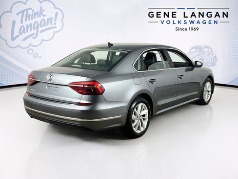 Used 2018 Volkswagen Passat 2.0T SE FWD image 5