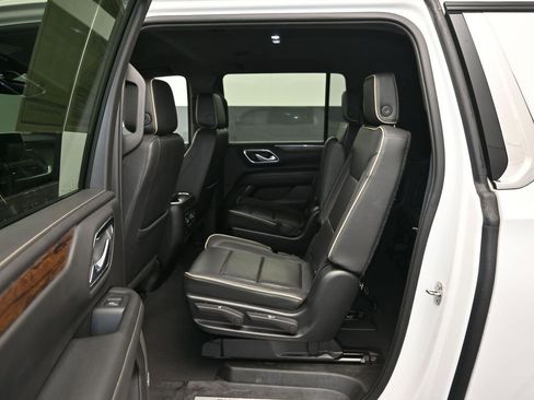 Used 2023 Chevrolet Suburban Premier image 14