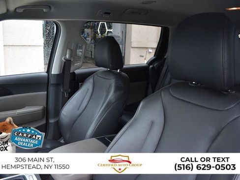 Used 2025 Kia Carnival FWD image 10