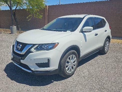 Used 2017 Nissan Rogue S FWD image 1
