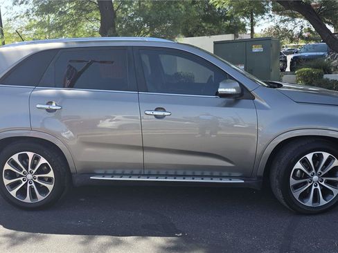 Used 2014 Kia Sorento SX w/ 3rd Row Package FWD image 3