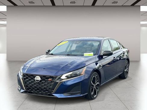 Used 2024 Nissan Altima 2.5 SR FWD image 8