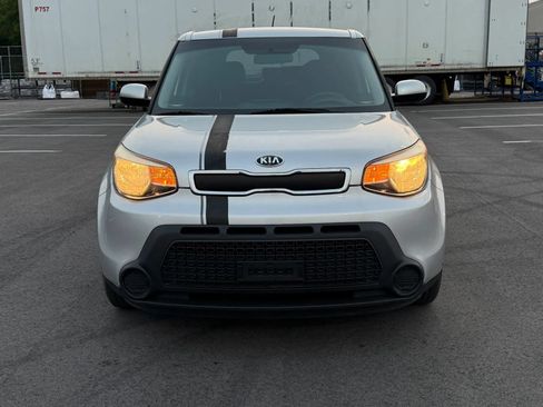 Used 2016 Kia Soul FWD image 2