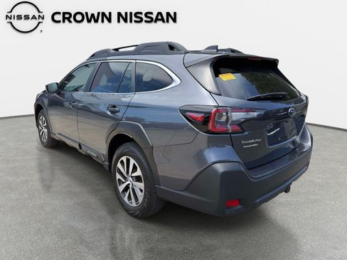 Used 2025 Subaru Outback Premium AWD/4WD image 6