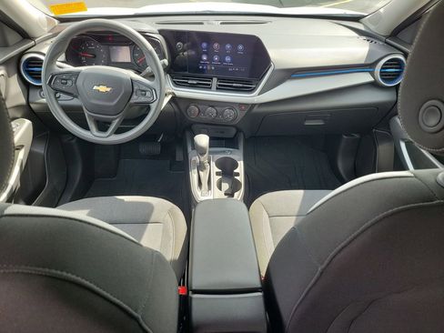 Certified 2024 Chevrolet Trax LS w/ LS Convenience Package FWD image 11