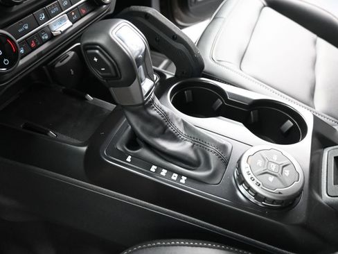 New 2025 Ford Bronco Badlands image 16