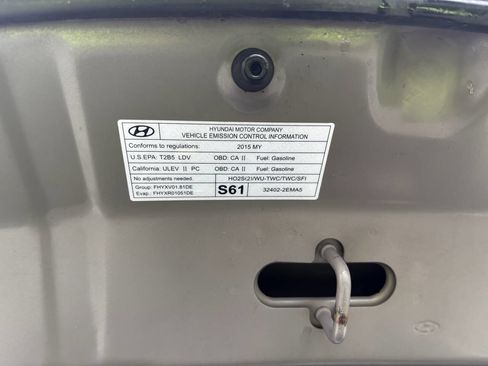 Used 2015 Hyundai Elantra SE image 19