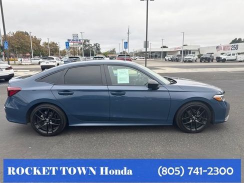Used 2025 Honda Civic Sport image 4