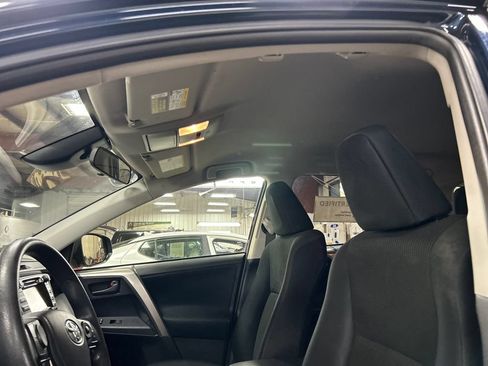 Used 2018 Toyota RAV4 LE w/ All Weather Liner Package FWD image 13