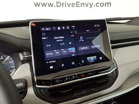 Used 2025 Jeep Compass Limited image 21