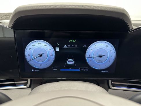 Used 2024 Hyundai Elantra SEL FWD image 18