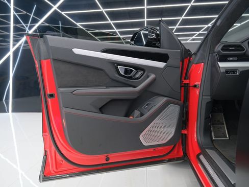 Used 2021 Lamborghini Urus AWD/4WD image 54