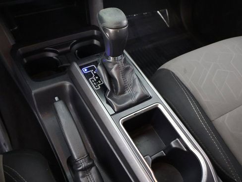 Used 2022 Toyota Tacoma TRD Sport w/ Technology Package image 47