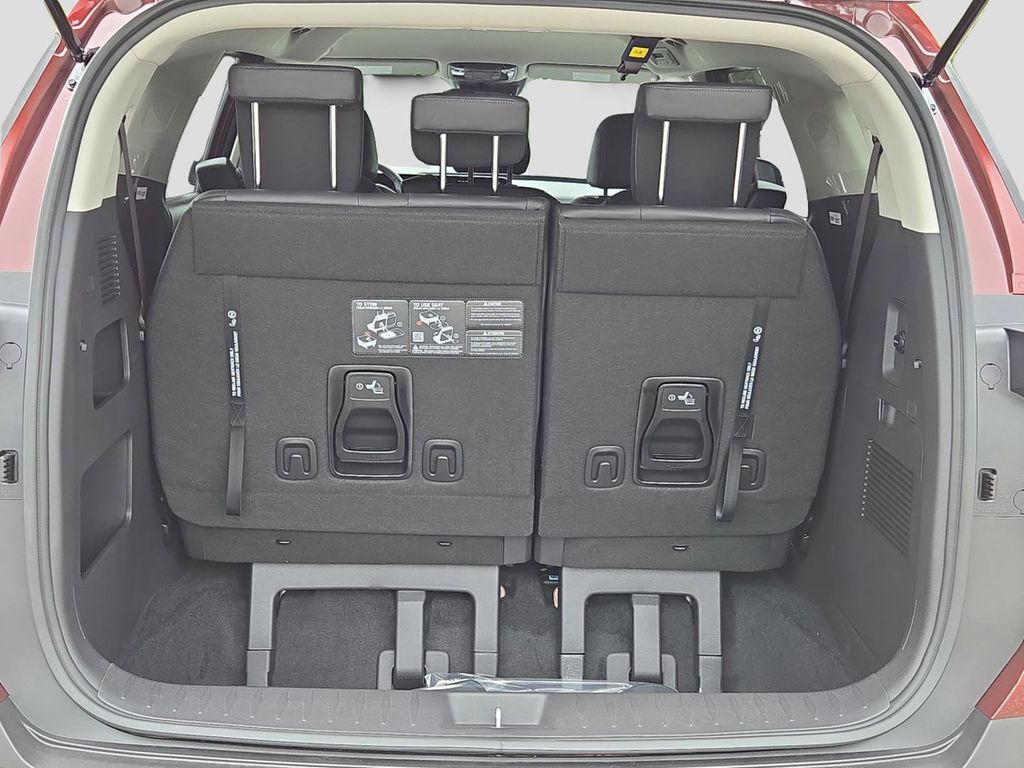 Certified 2025 Kia Carnival FWD image 34