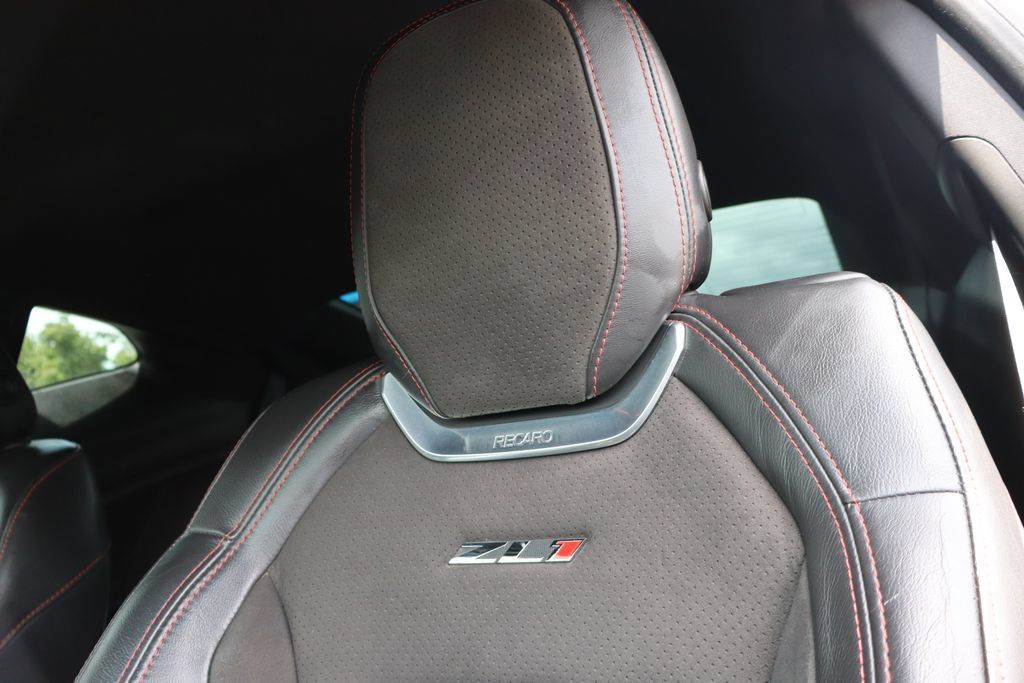 Used 2022 Chevrolet Camaro ZL1 RWD image 6