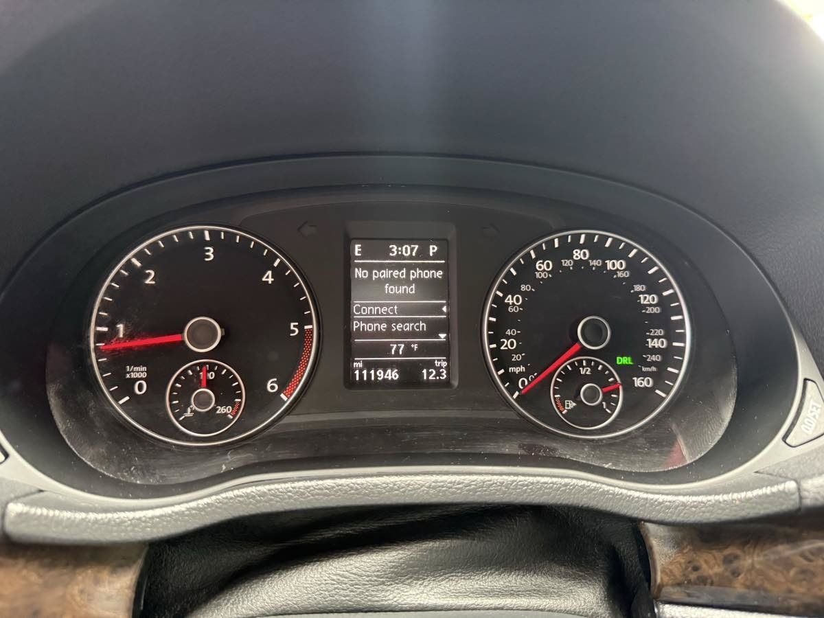 Used 2014 Volkswagen Passat TDI SEL Premium FWD image 10