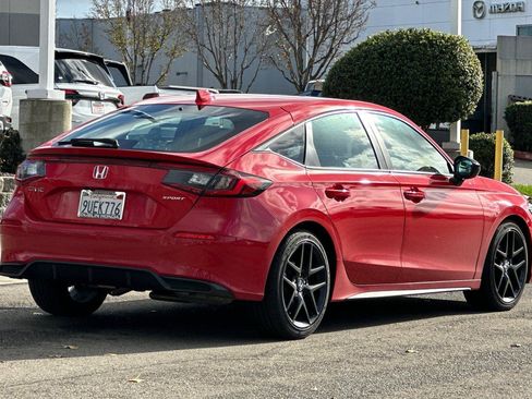 Used 2025 Honda Civic Sport image 4