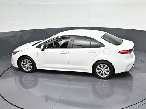Used 2022 Toyota Corolla LE image 30