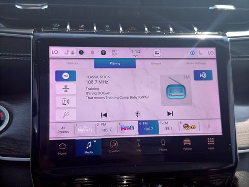 Used 2024 Jeep Grand Cherokee Limited w/ Luxury Tech Group II AWD/4WD image 18