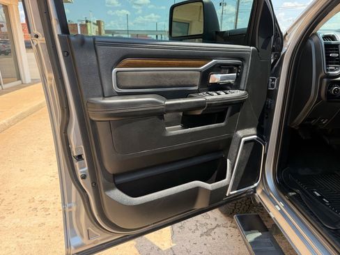 Used 2023 RAM 3500 Laramie AWD/4WD image 11